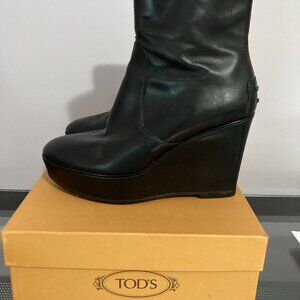 TODS PLATFORM BOOTIE